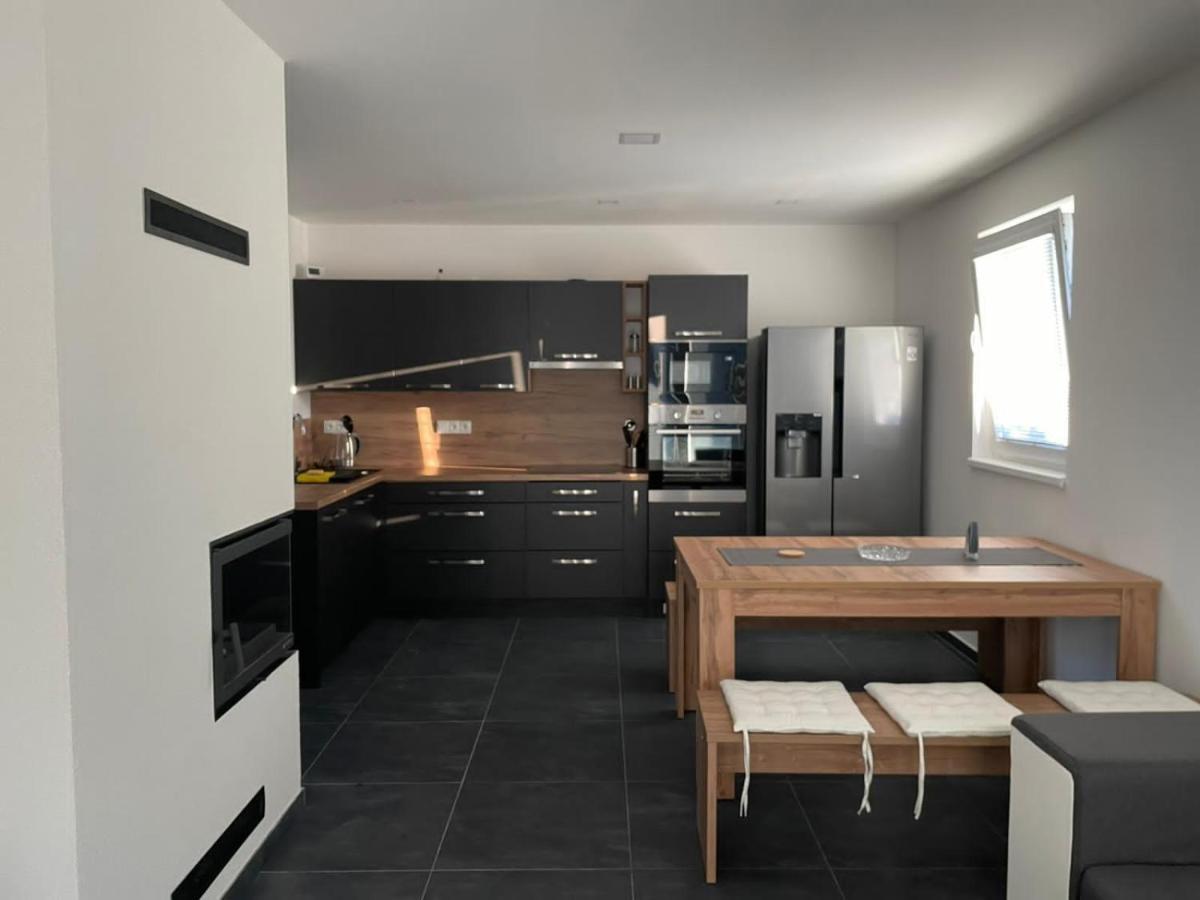 Vilka Petra Pod Bezdezem Villa Bela pod Bezdezem ภายนอก รูปภาพ